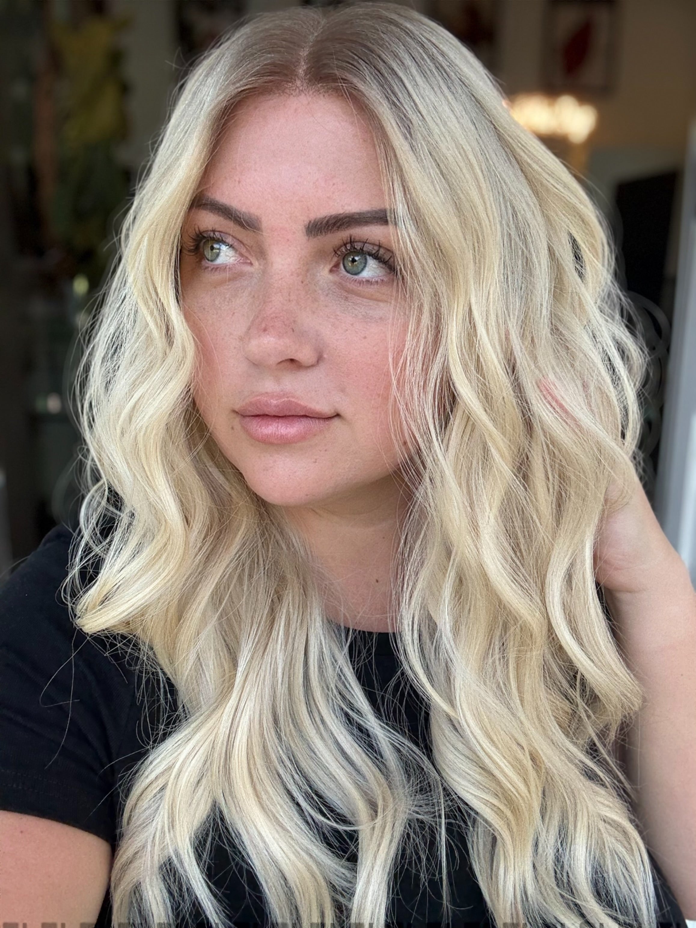 “Bombshell” [S] 22” Lace Top Wig