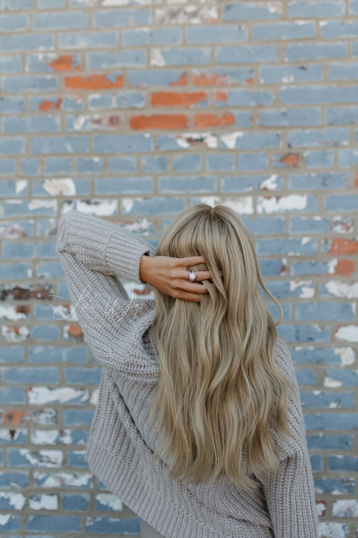 “Opal” [M] 20” Glam Lace Top Wig