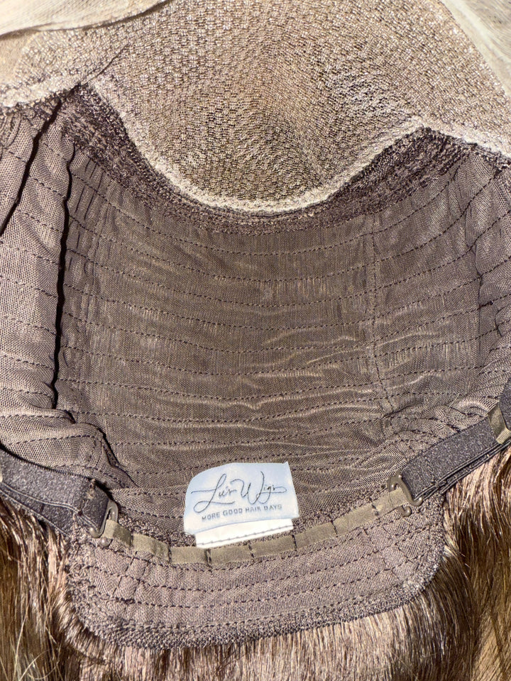 “Khloe” [L] 14” Lace Top Wig