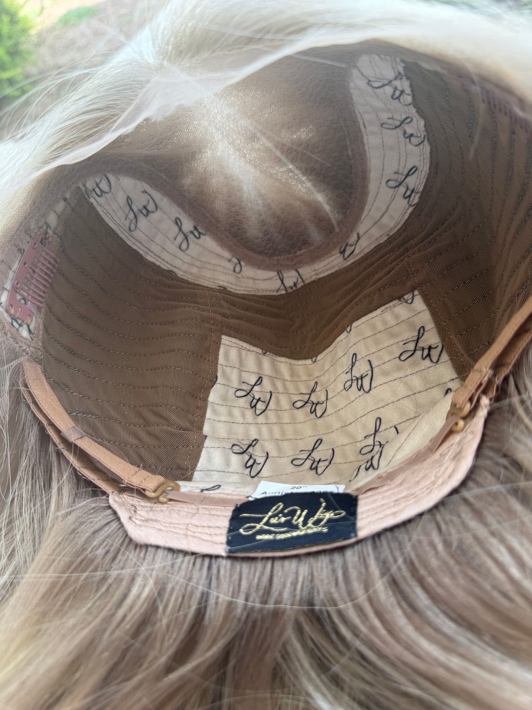 Anniston (M) 20” Lace Top Wig