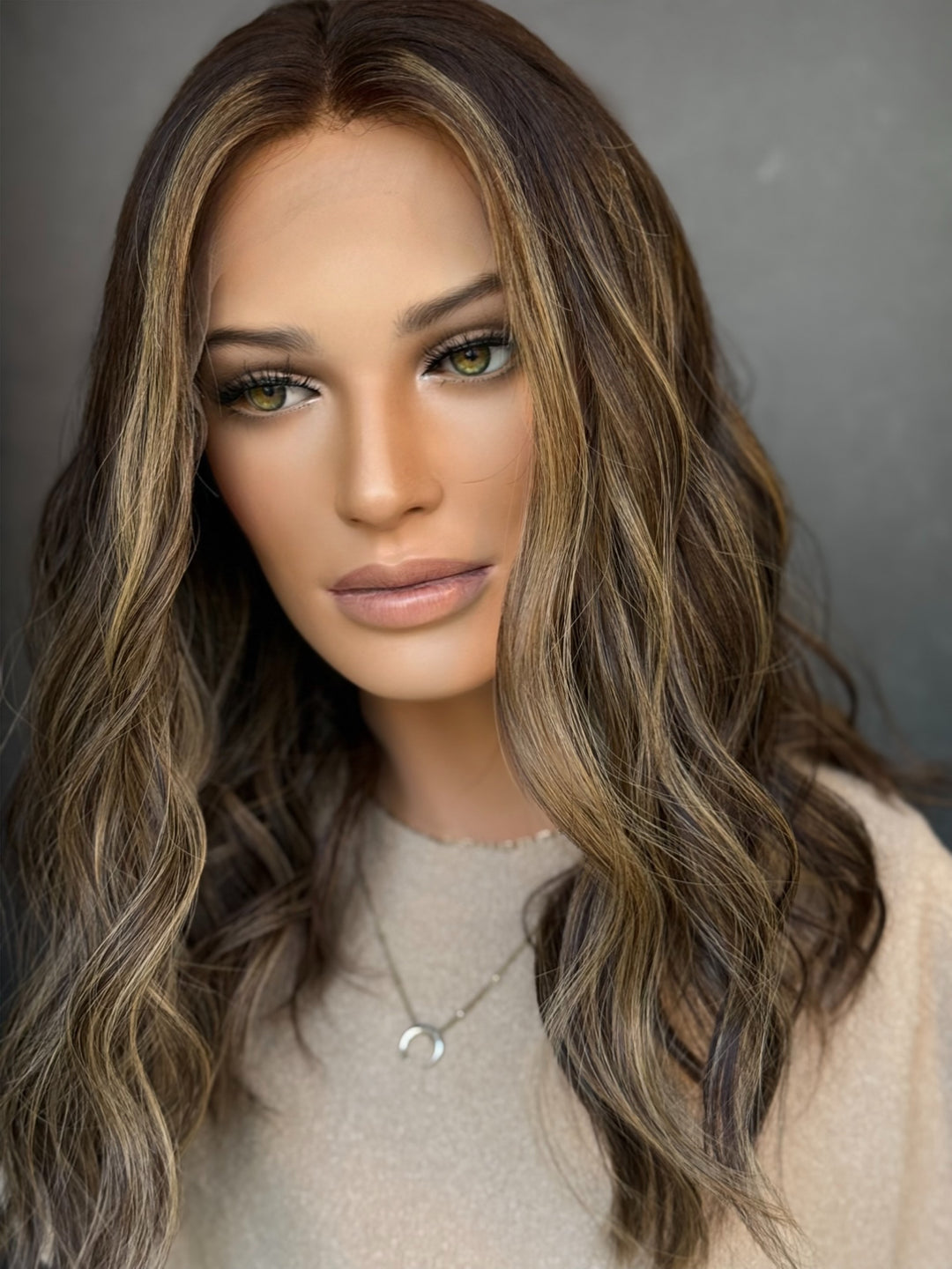 “3B2820” [L] 16” Lace Top Wig