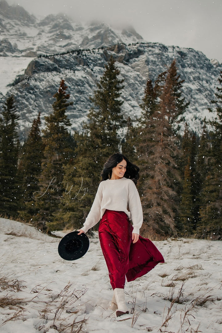 “Jordyn” 22” [M] Lace Top Wig