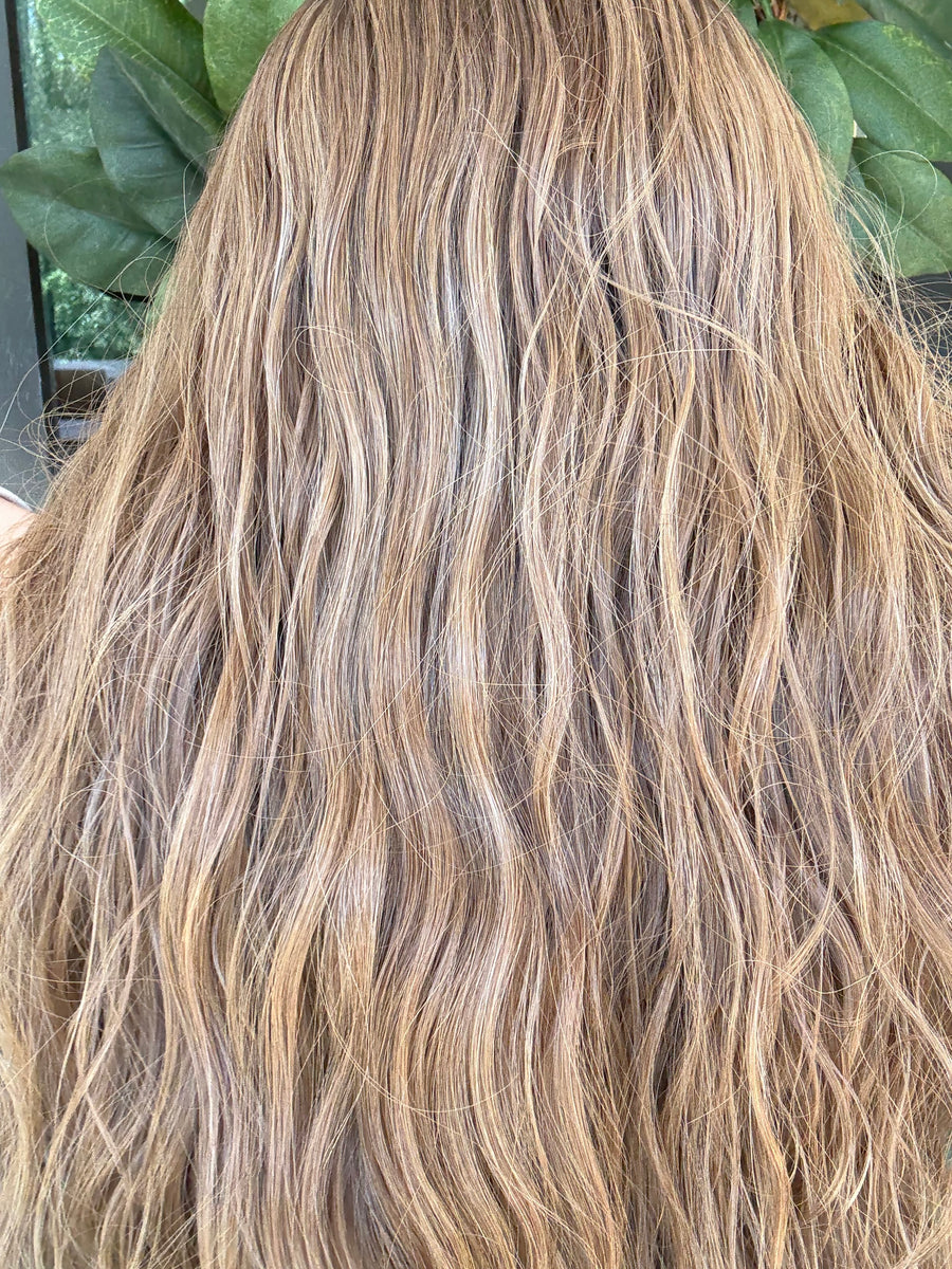 “Jessi” [S] 22” Wavy Lace Top Wig