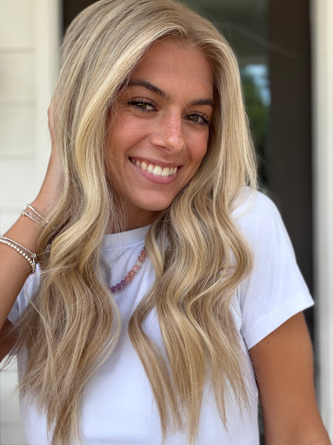 Anniston (M) 20” Lace Top Wig