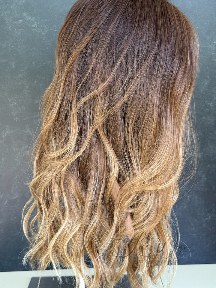 “Augusta” [M] 20” Lace Top Wig