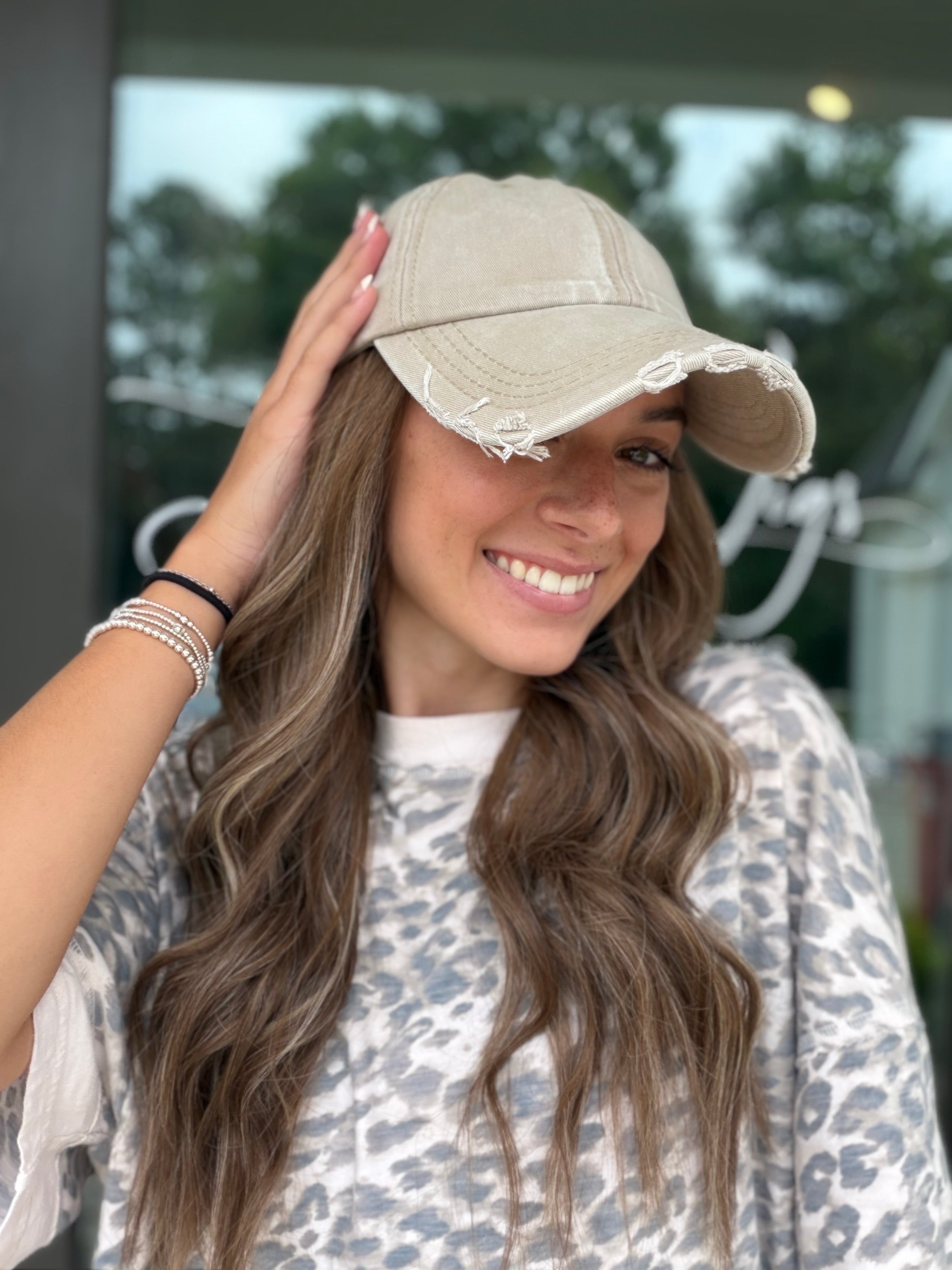 RESALE: SS-0003 “Kathy” Hat Wig (M) 22”