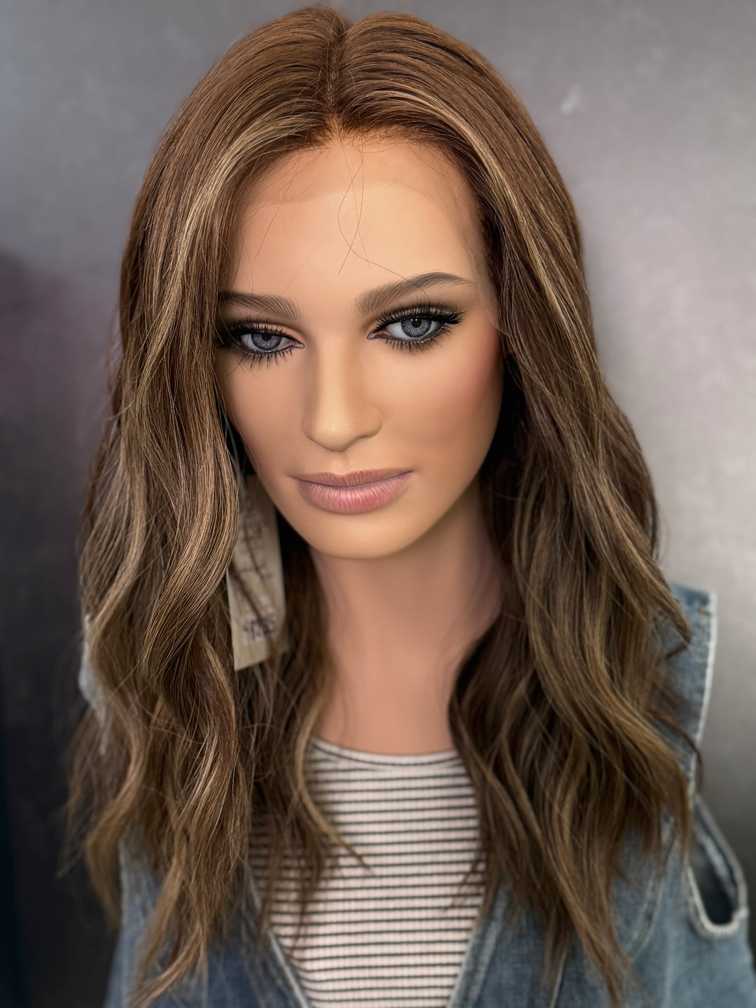 “4b2825” 18” [L] Lace Top Wig