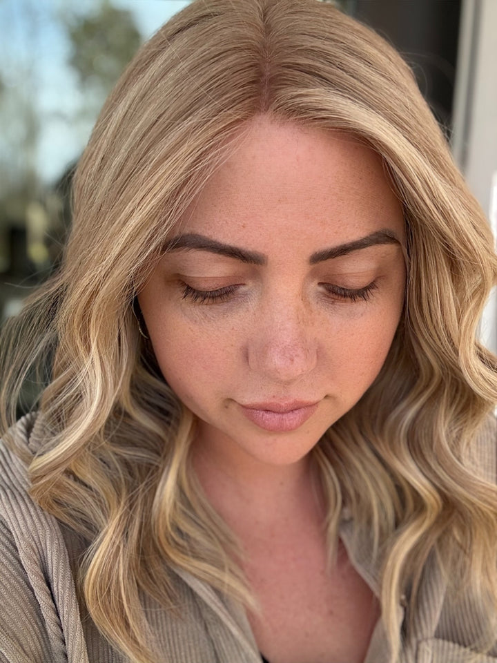 Julianne [M] Lace Top Wig Fully Handied