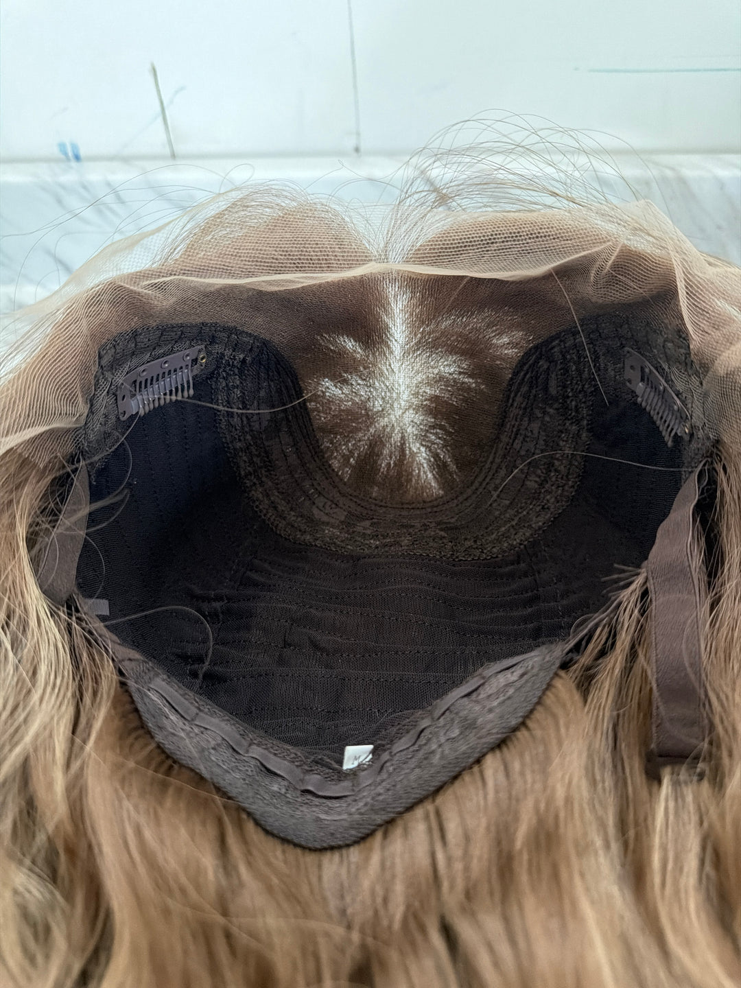 Wavy Emma (M) 18" Lace Top Wig