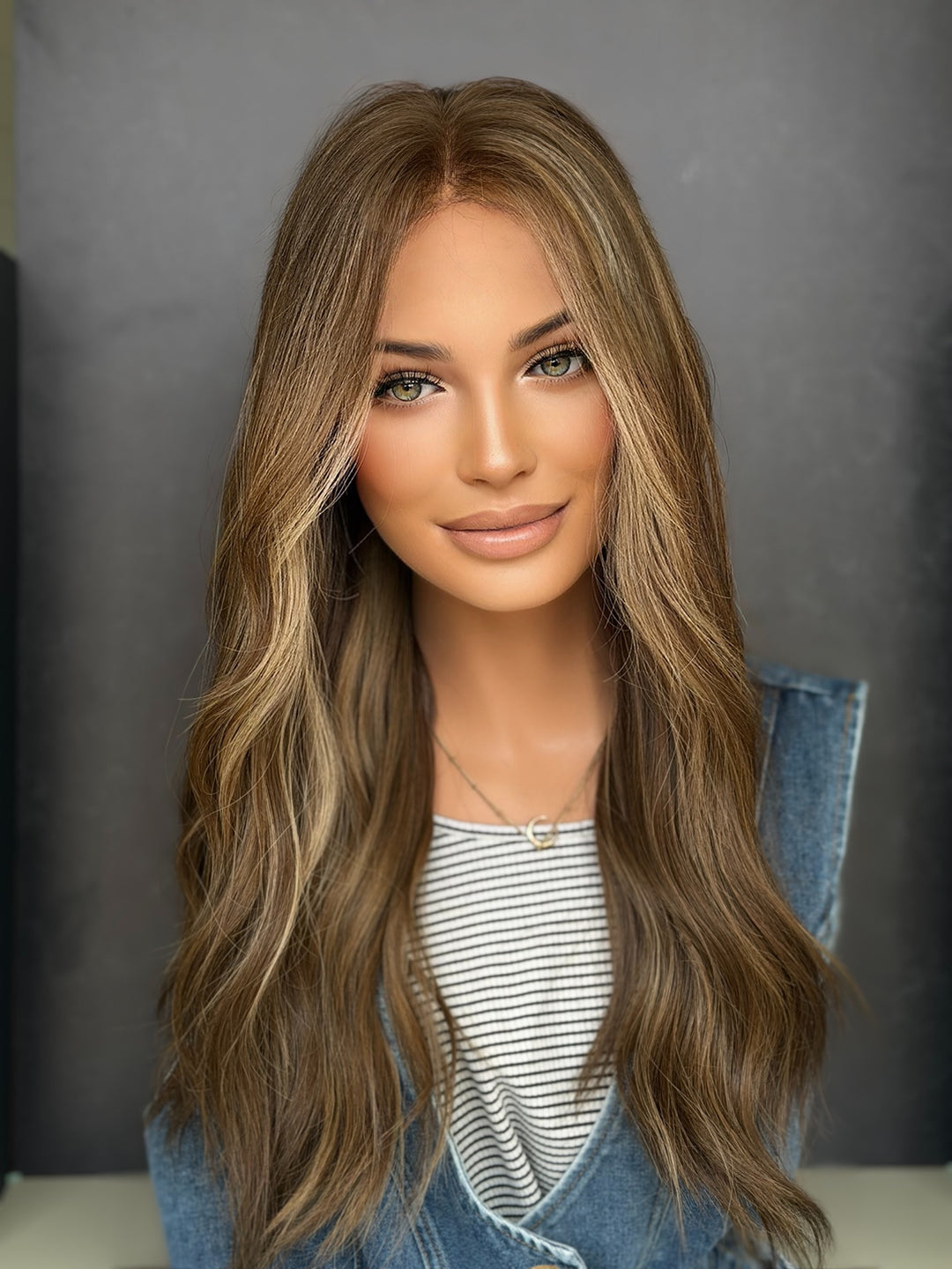 "Etta" [M] 22" Lace Top Wig