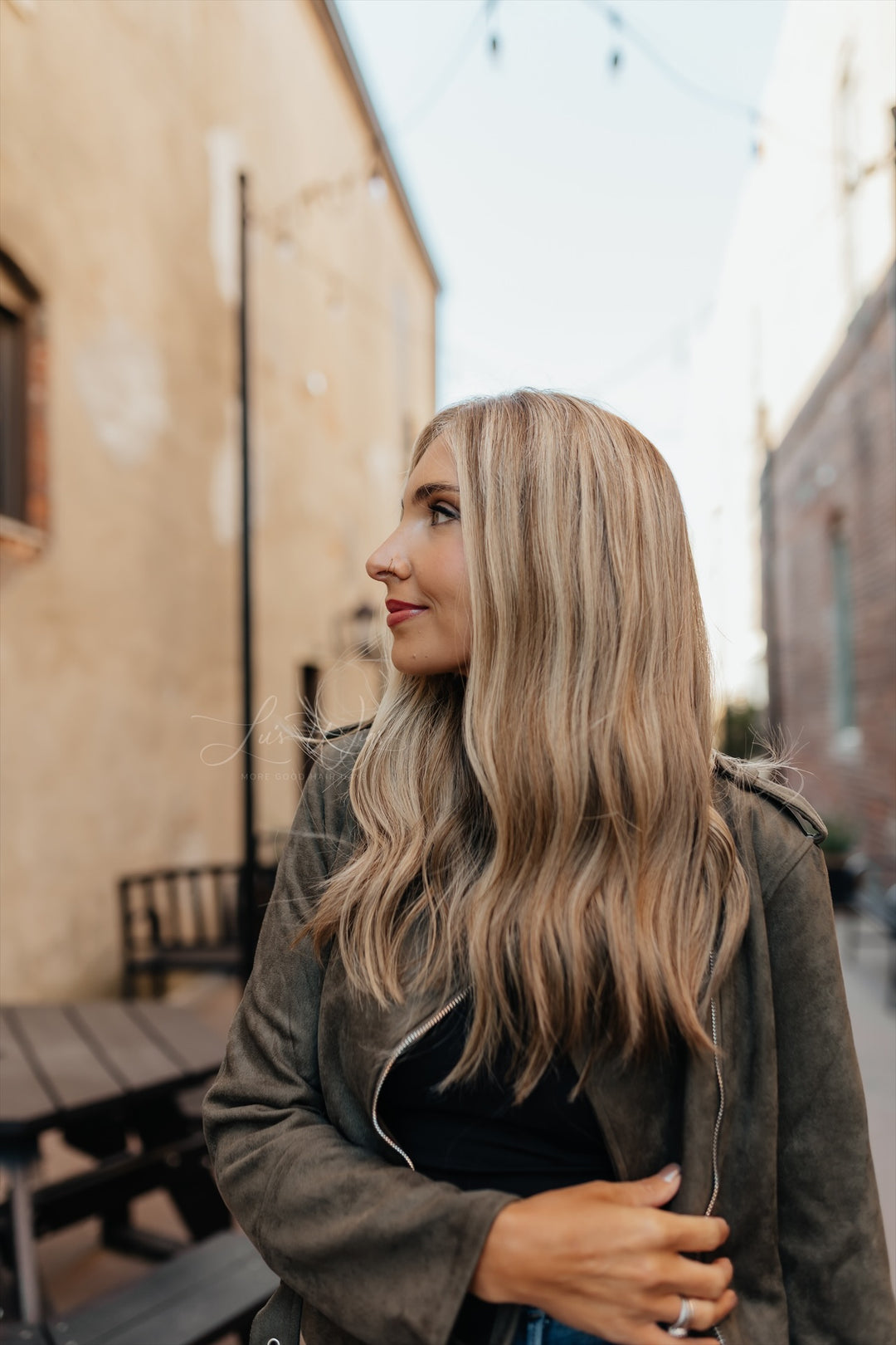 “Alicia” 20” Lace Top Wig