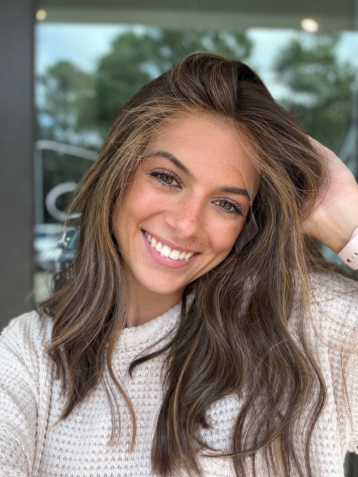“Lisa” [M] 18” Lace top wig