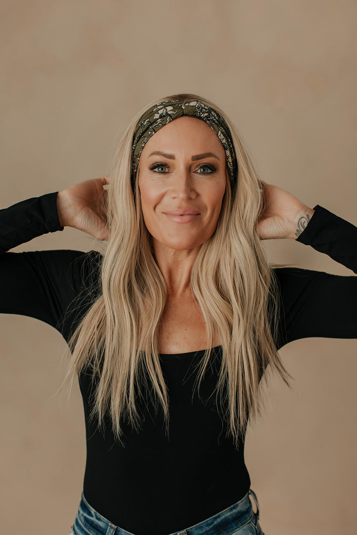 “Rachel” Everyday Headband Wig [M] 22”