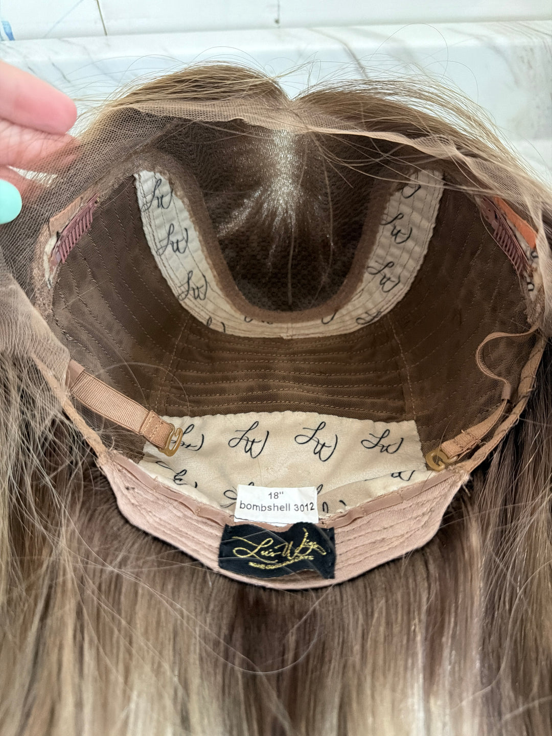 “B3012” (M) 18” Lace Top Wig