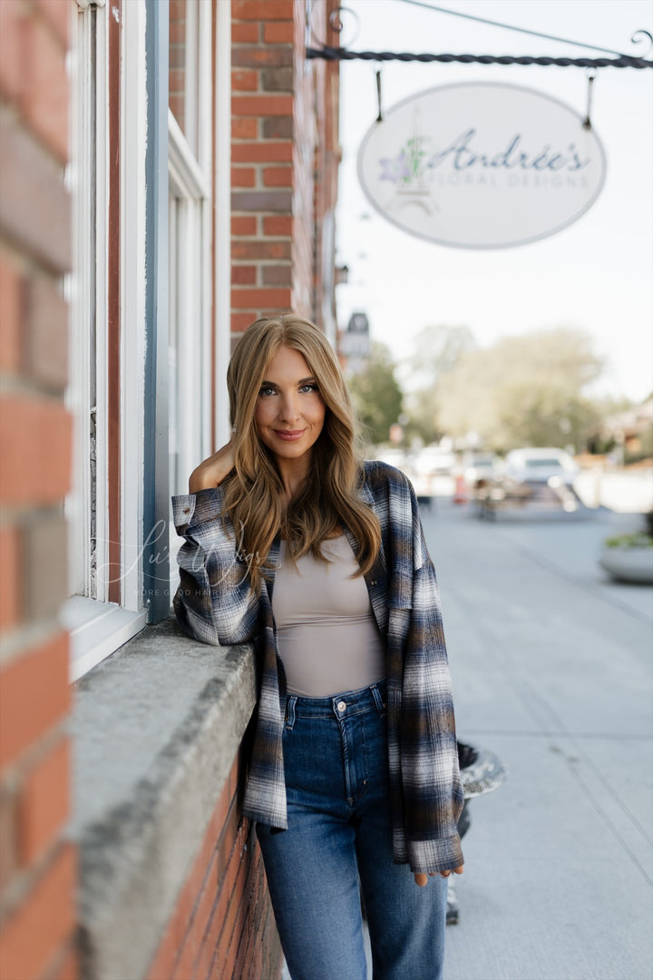 “Penny” [M] 20” Lace Top Wig