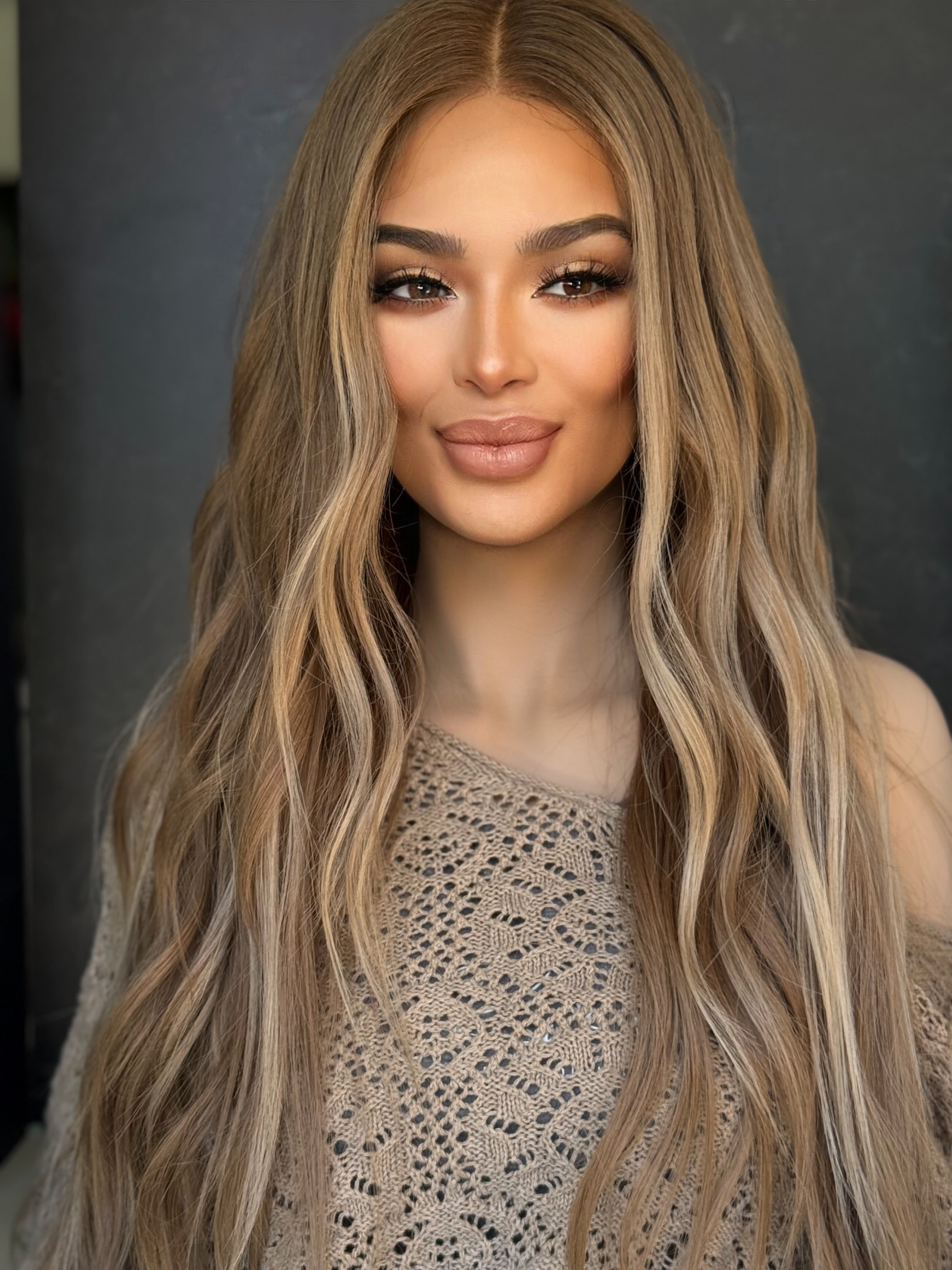 “Norah” [M] 24” Glam Collection