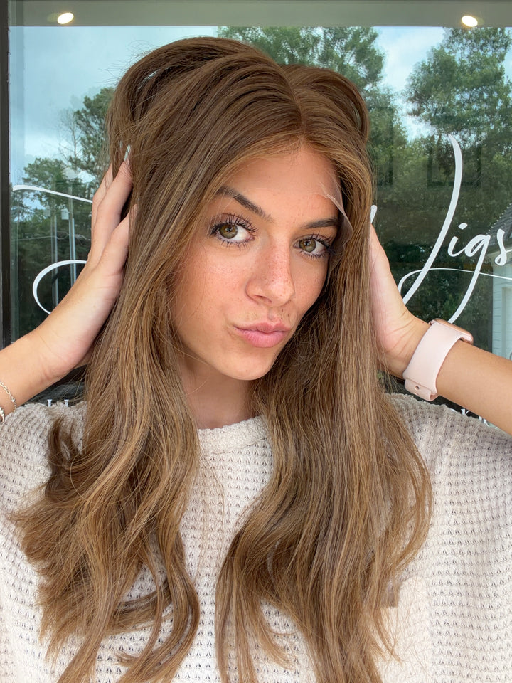 “Autumn” [M] 18” Lace top wig