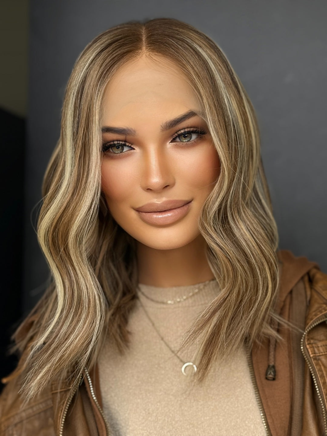 “Khloe” [L] 14” Lace Top Wig