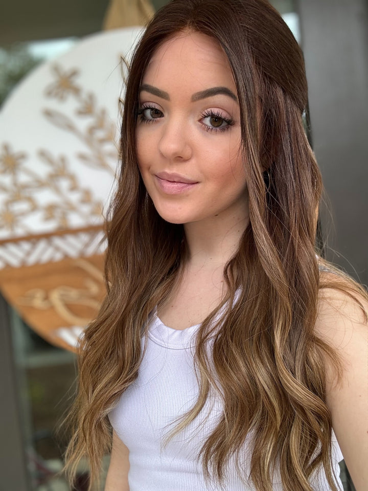 “Augusta” [M] 22” Lace Top Wig