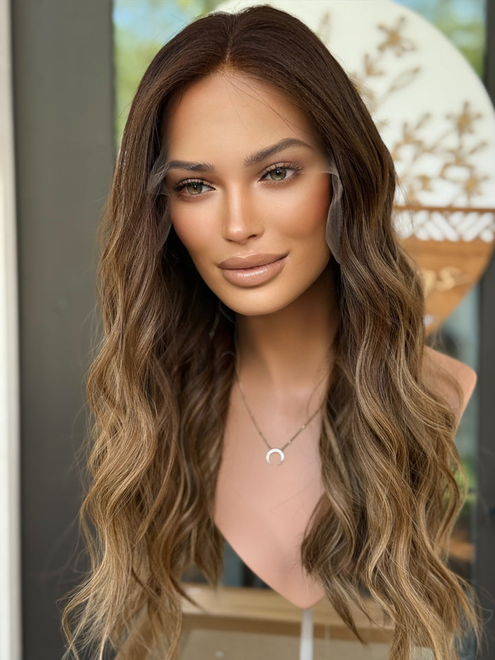 “Augusta” [M] 22” Lace Top Wig