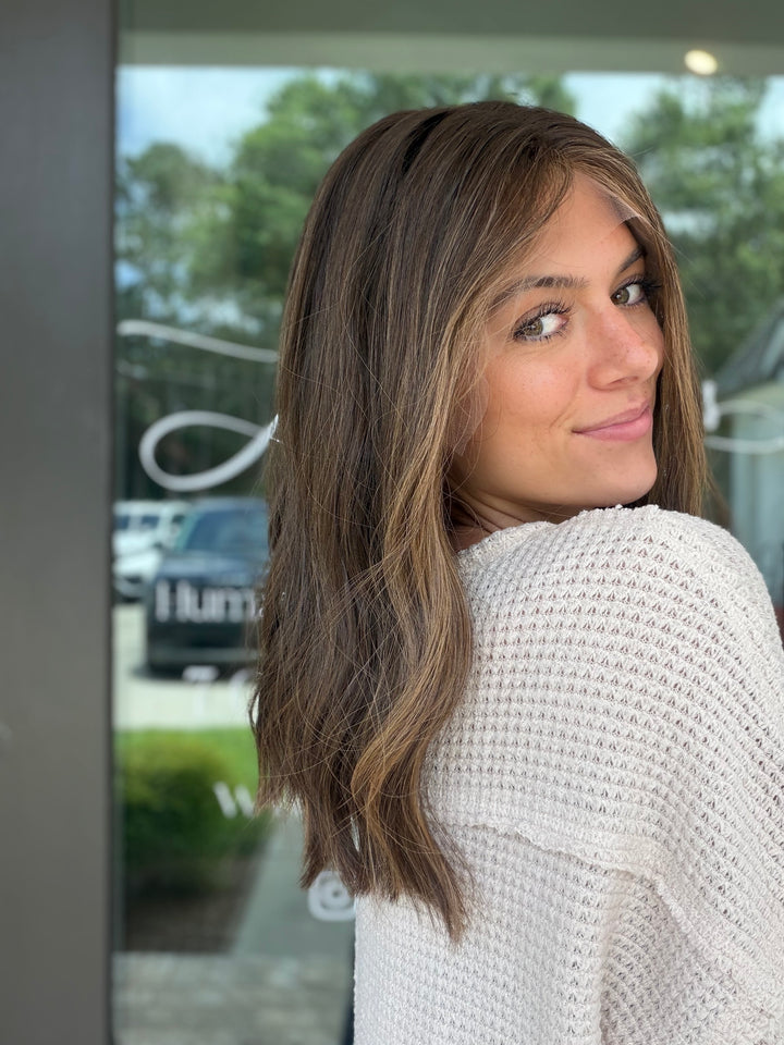 “Lisa” [M] 18” Lace top wig