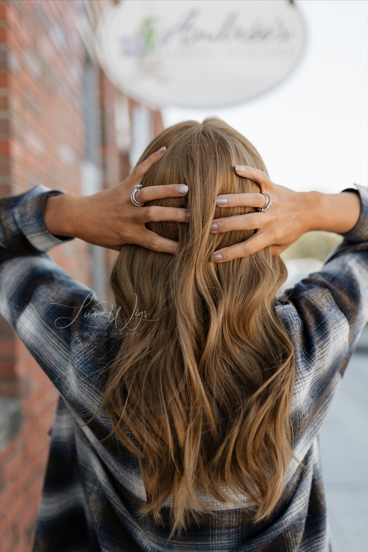 “Penny” [M] 20” Lace Top Wig