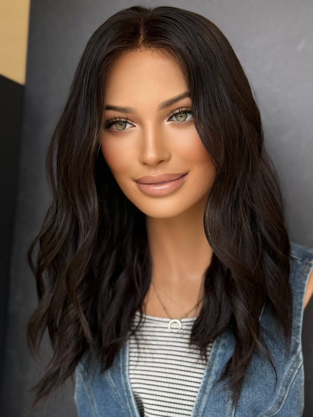 “Jordyn” [S] 18” Lace Top Wig