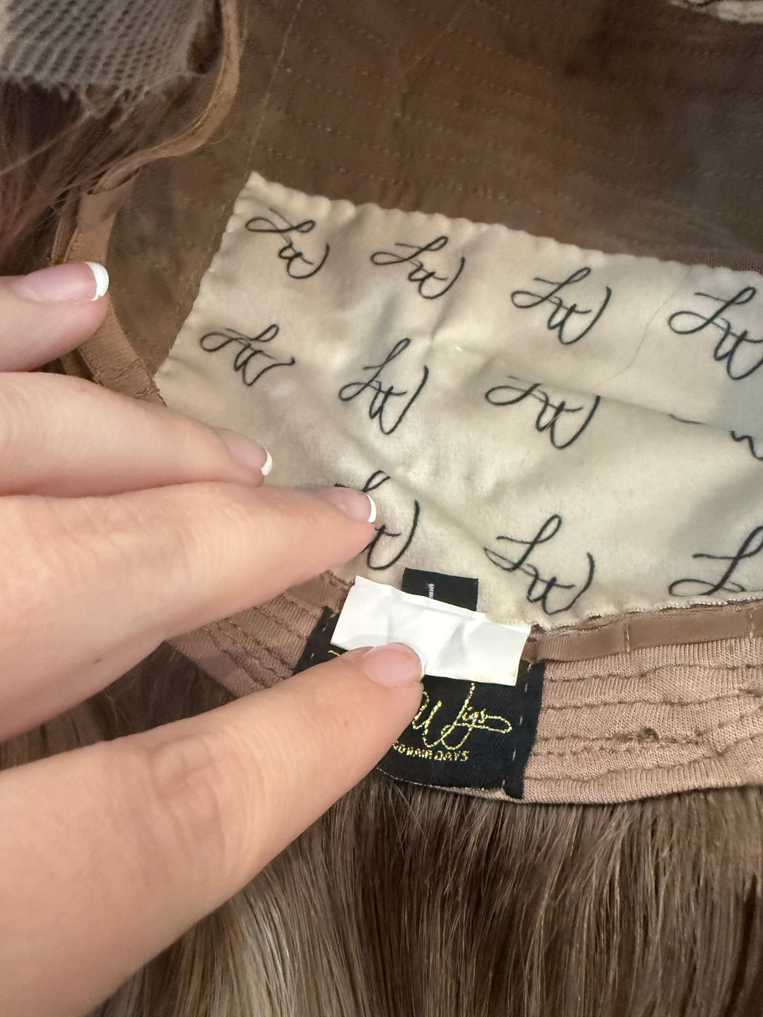 “B3005” [L] 22” Lace top wig