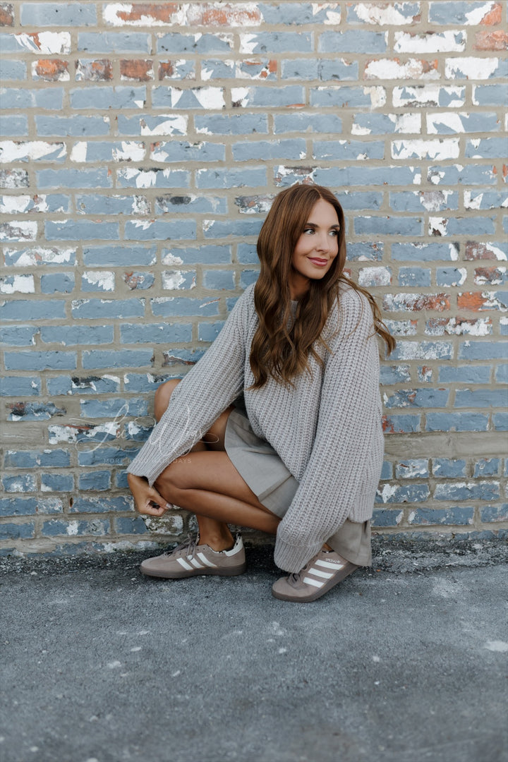 “Zoey” [M] 22” Glam Lace Top Wig