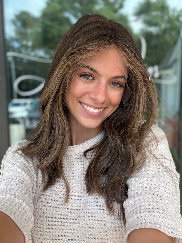 “Lisa” [M] 18” Lace top wig