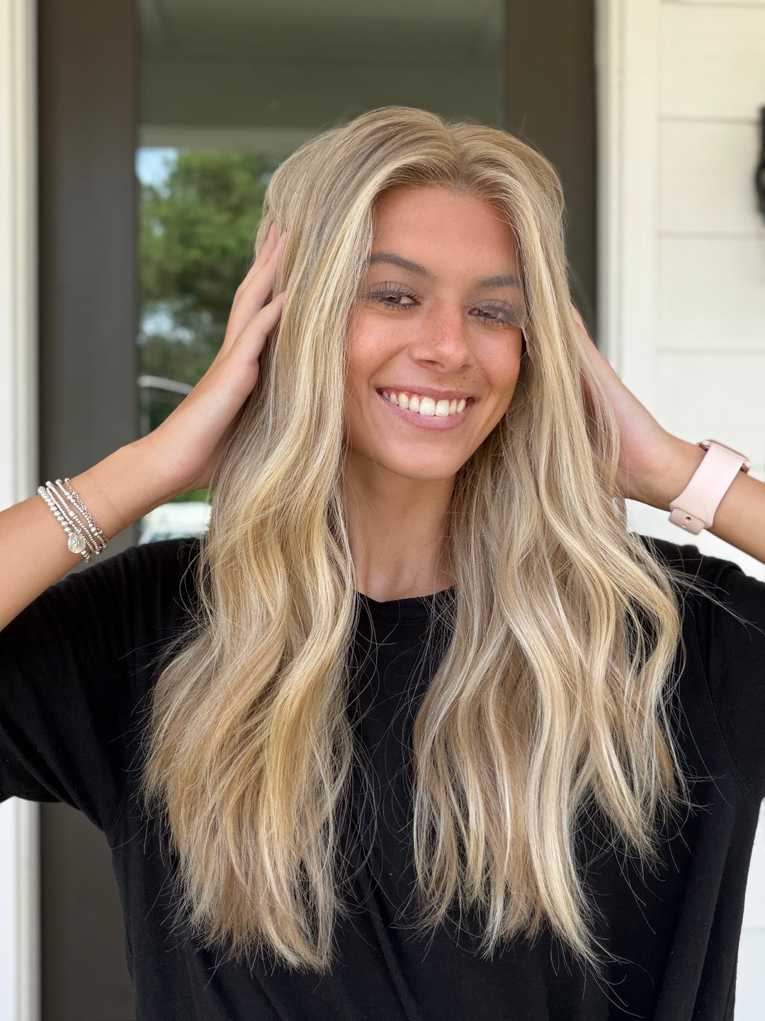 Anniston (S) 22” Lace Top Wig