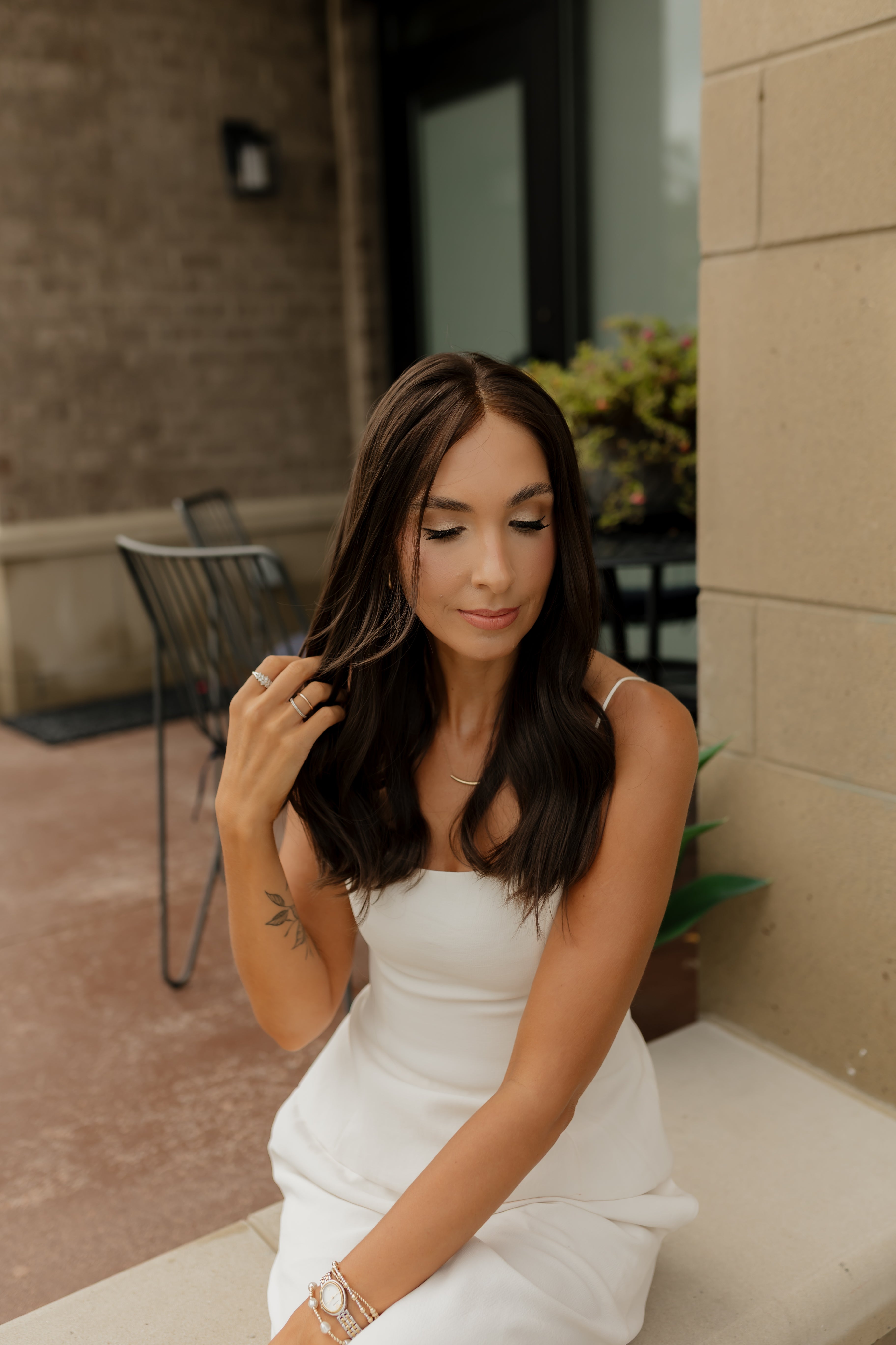 <b>Bella</b><br><u>xs</u> <br> <l> Classic European Collection </l> <br> 20” Lace Top Wig