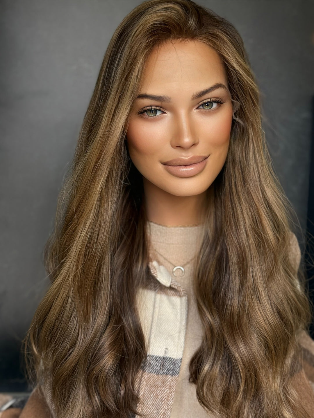 “Bronde” [S] 23” Euro lace top wig