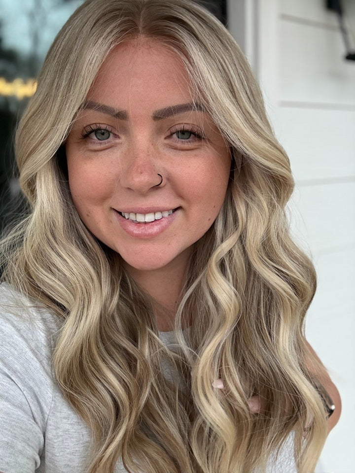 “Anniston” [M] 22” Lace Top Wig