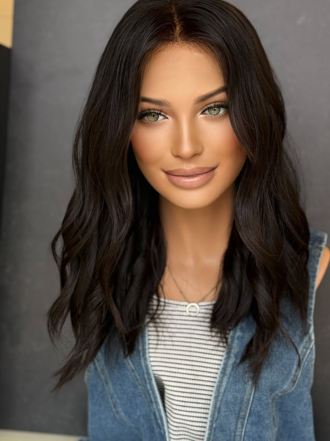 “Jordyn” [S] 18” Lace Top Wig