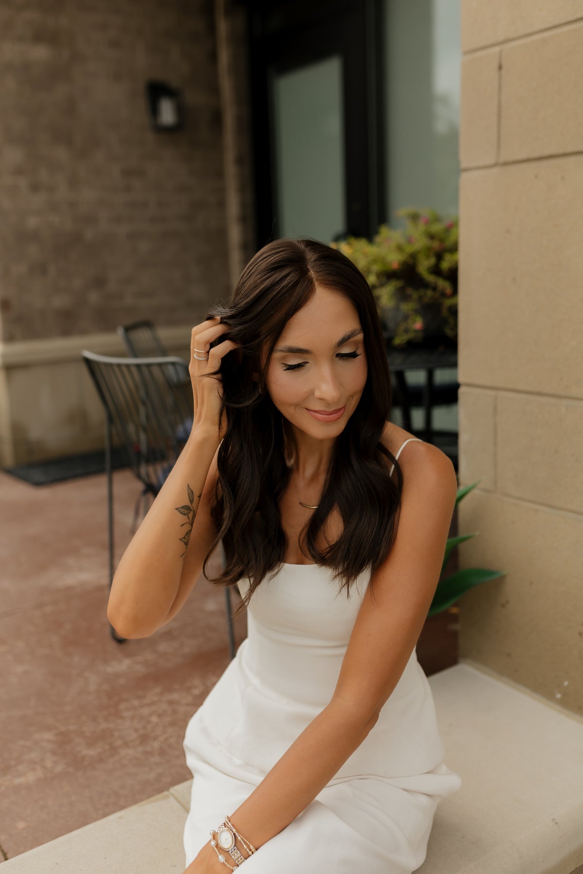 <b>Bella</b><br><u>xs</u> <br> <l> Classic European Collection </l> <br> 20” Lace Top Wig