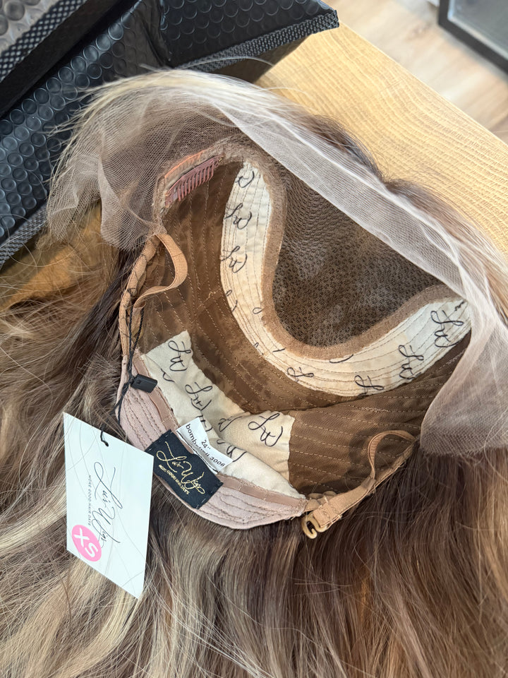 “B3006” (XS) 24” Lace Top Wig