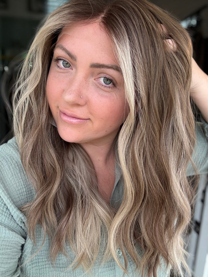 B3003 [S] 22” Lace top wig
