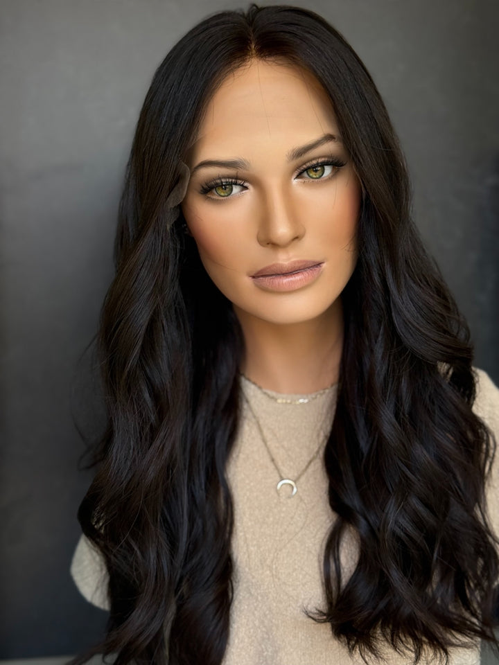 “Jordyn” [M] 22” Lace Top Wig