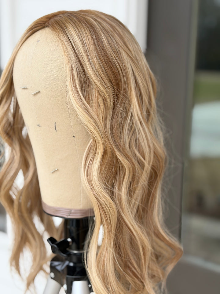 Ginger Rooted Blonde [9x9] 20” Silk Top Topper