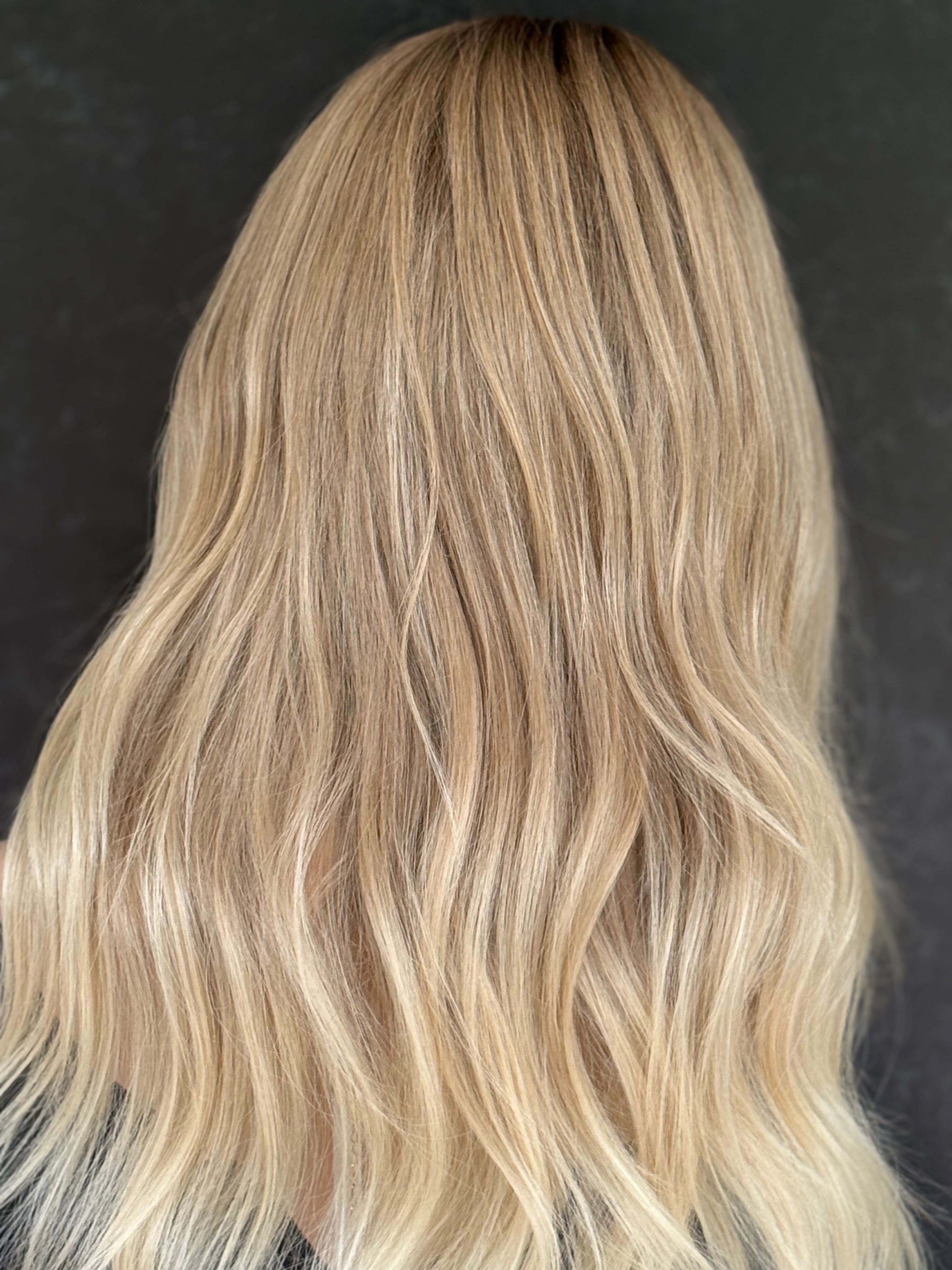 “Elizabeth” [S] 20” Glam Collection Wig