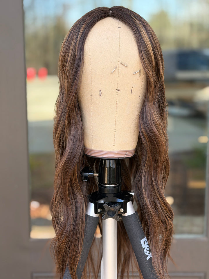 Trish [8x9] 22” Silk Top Topper