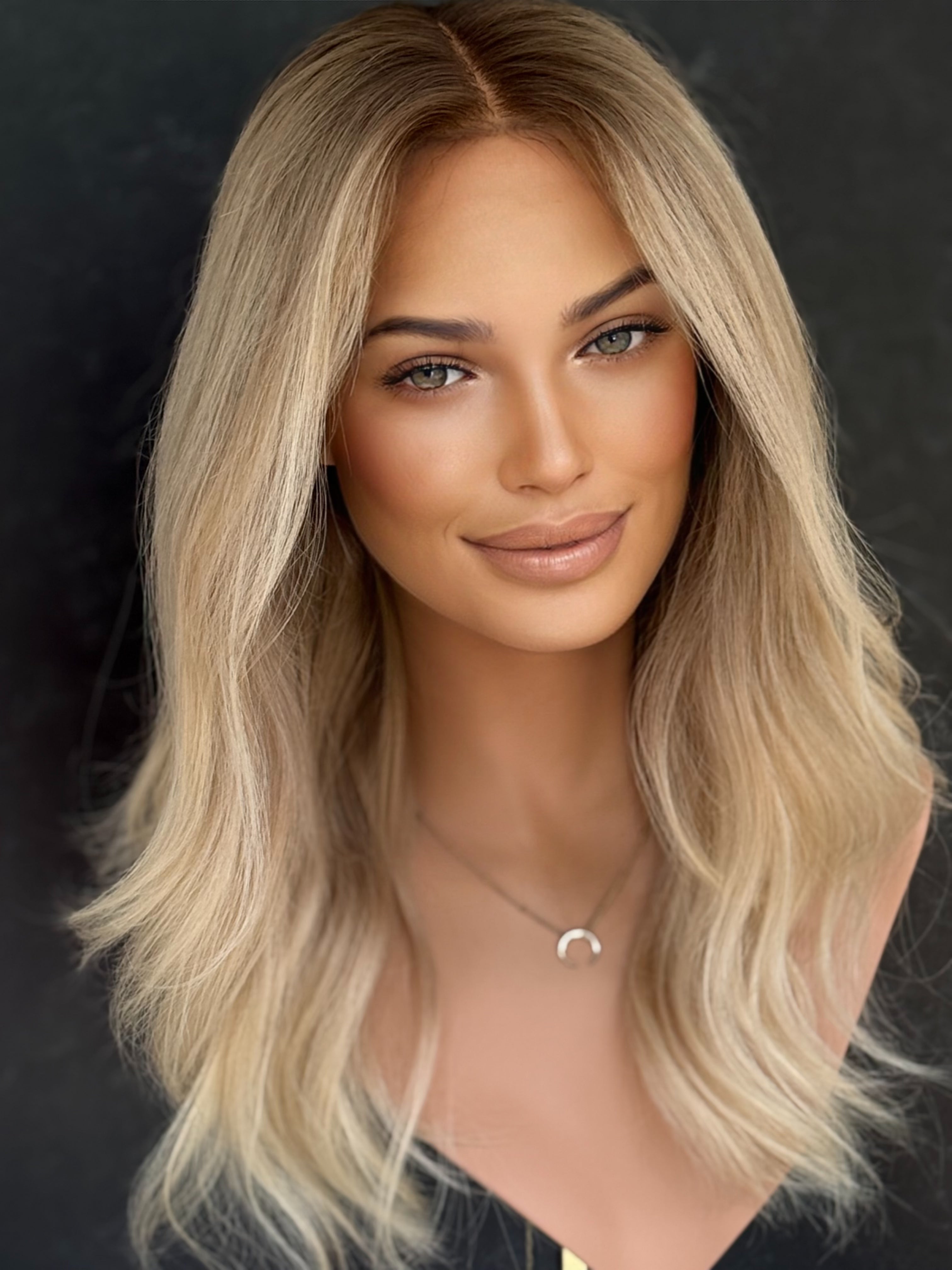 “Elizabeth” [S] 18” Glam Collection Wig