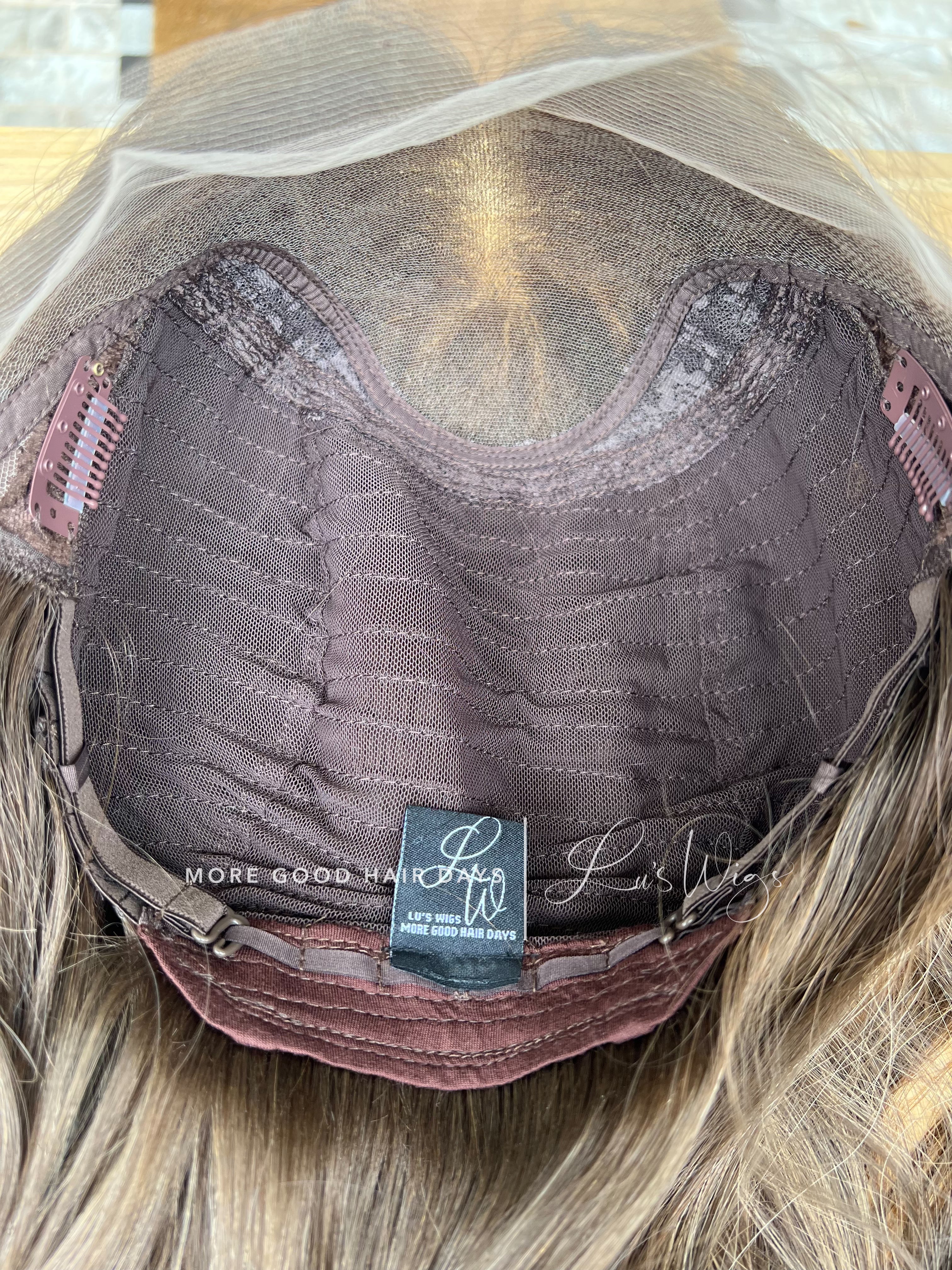 “Pippa” [L] 22” Lace Top Wig