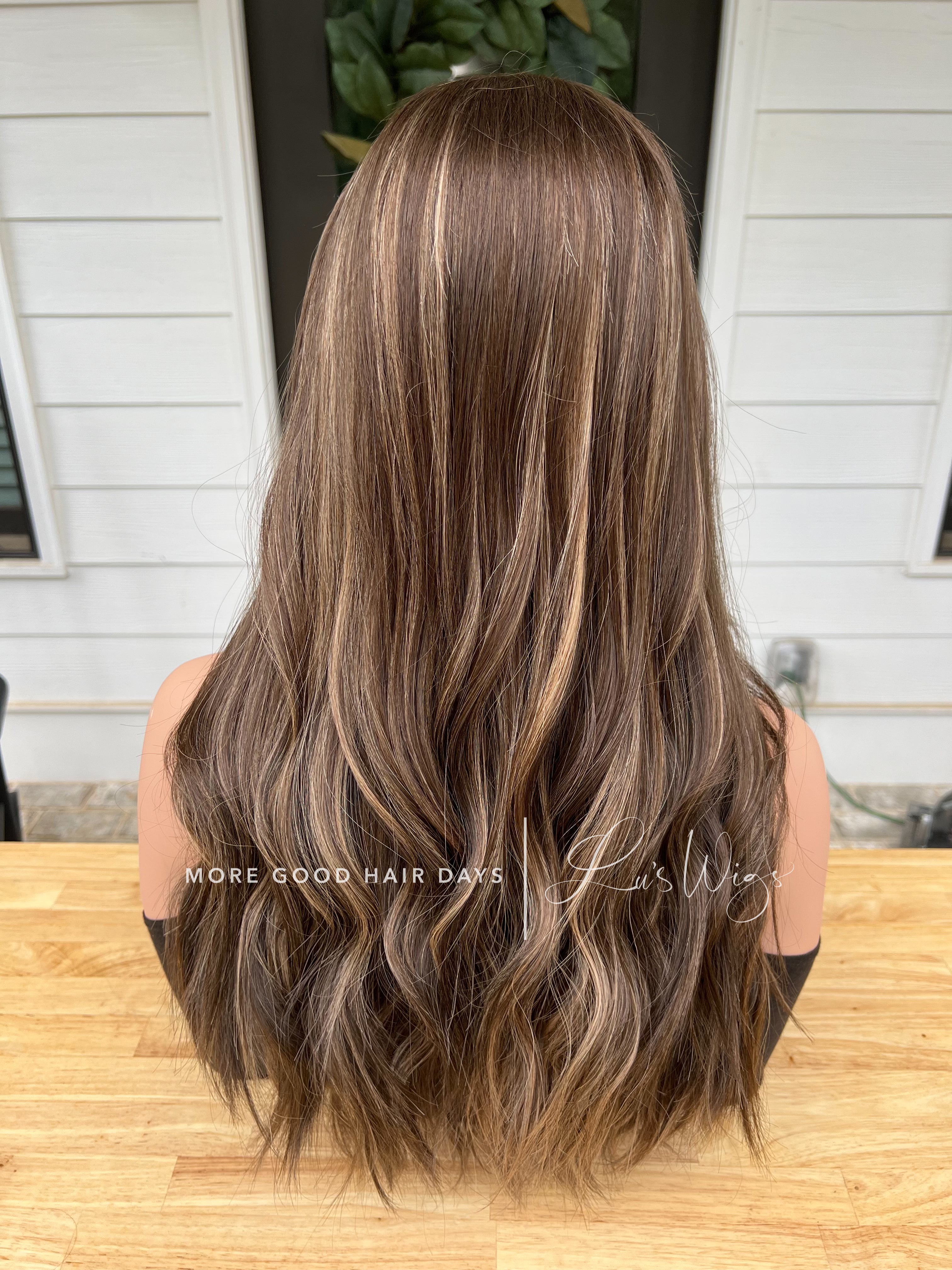 “Pippa” [L] 22” Lace Top Wig