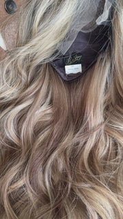 “Alicia” [M] 20” Lace Top Wig