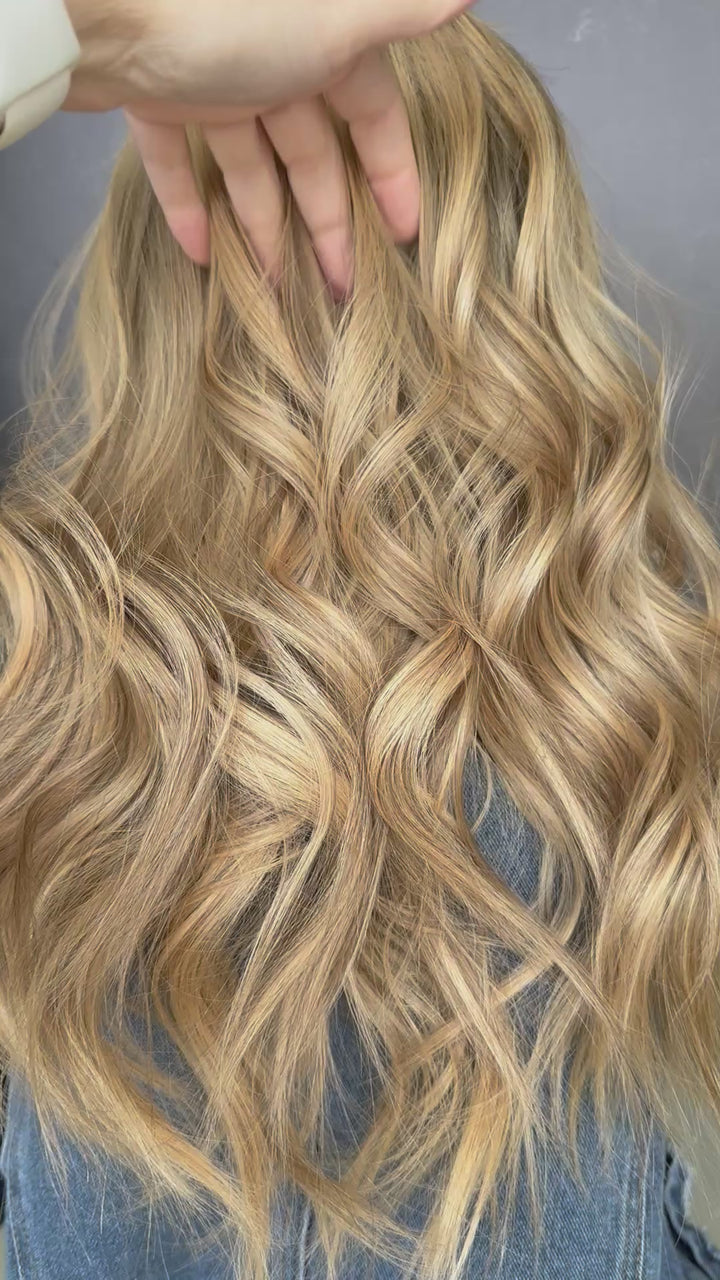 “Stephanie” [M] 20” Lace Top Wig