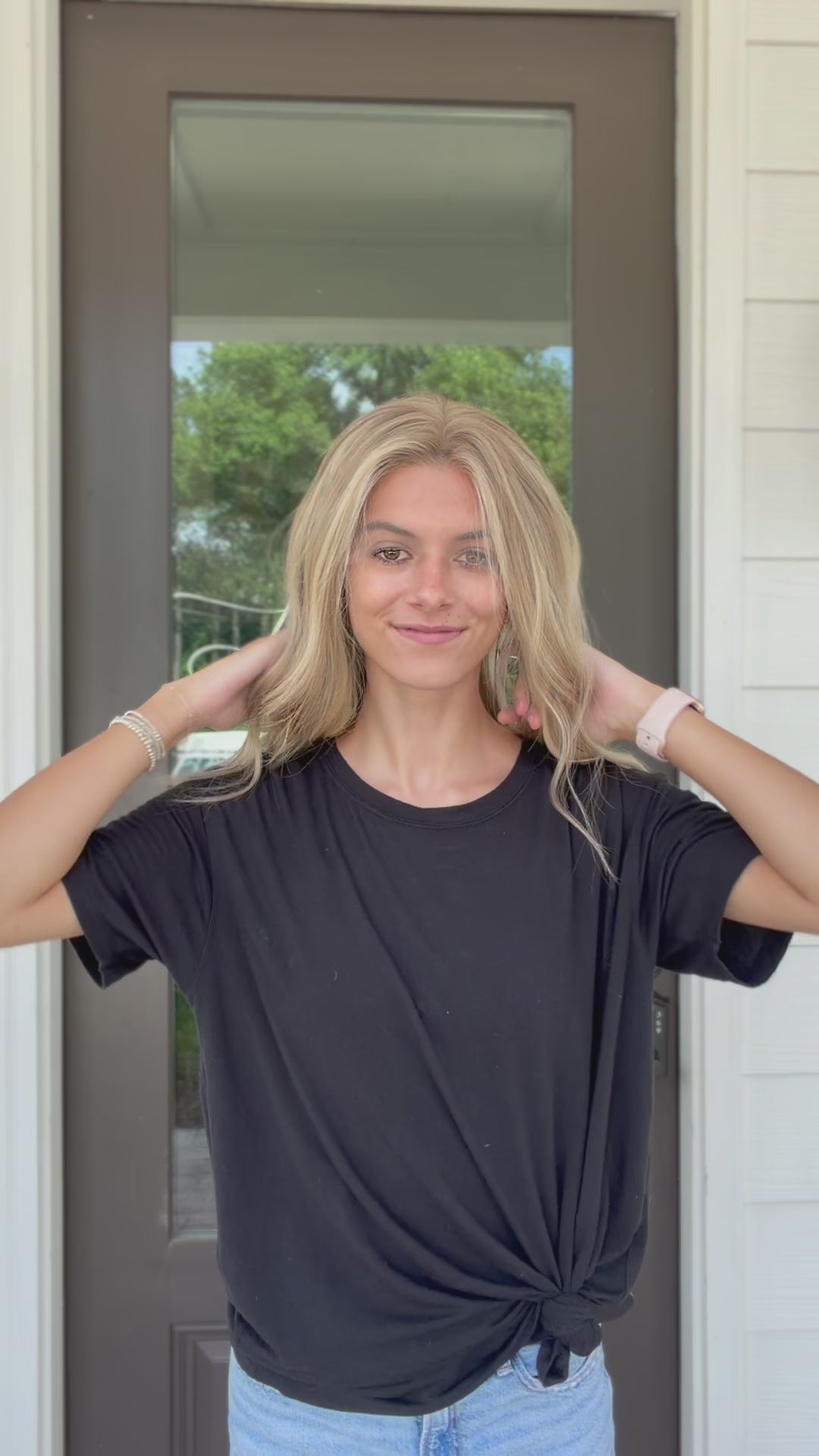 Anniston (S) 22” Lace Top Wig