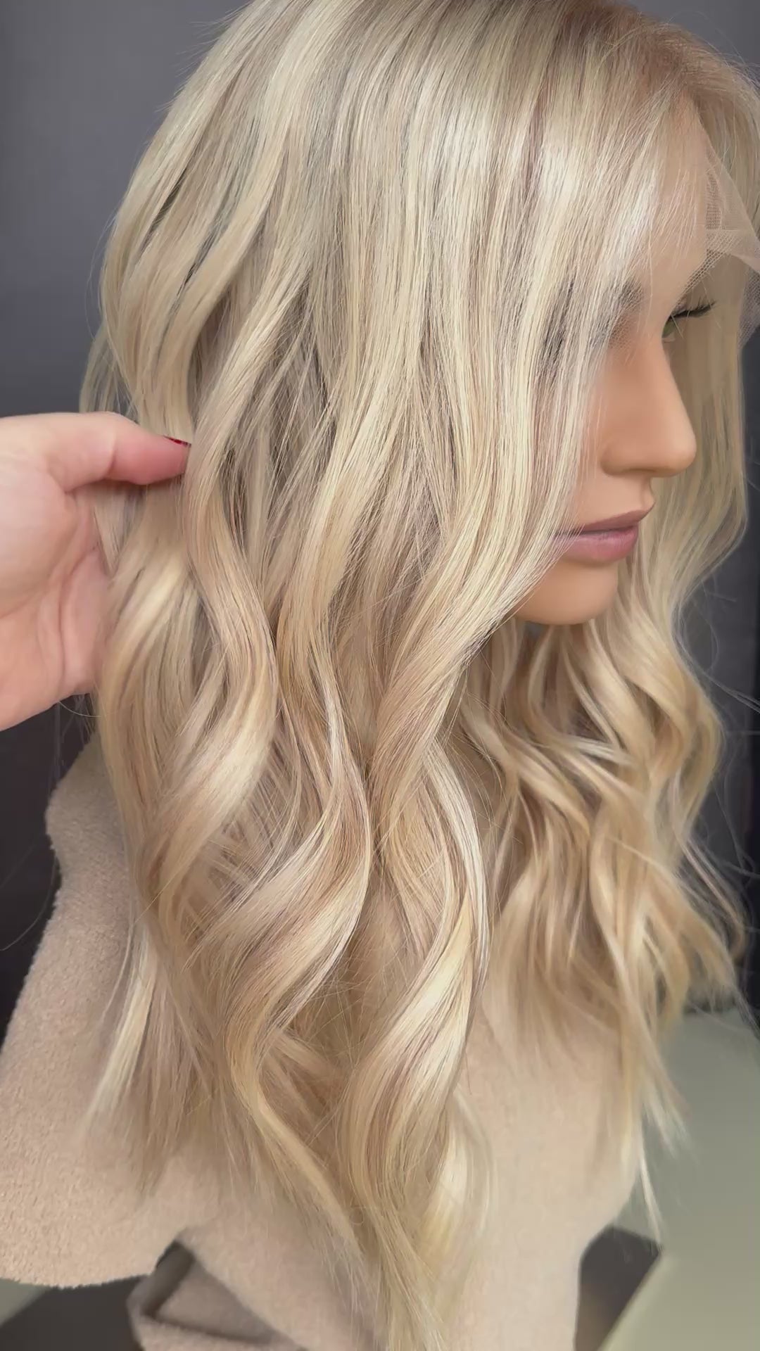 “Karli” [M] 20” Lace Top Wig