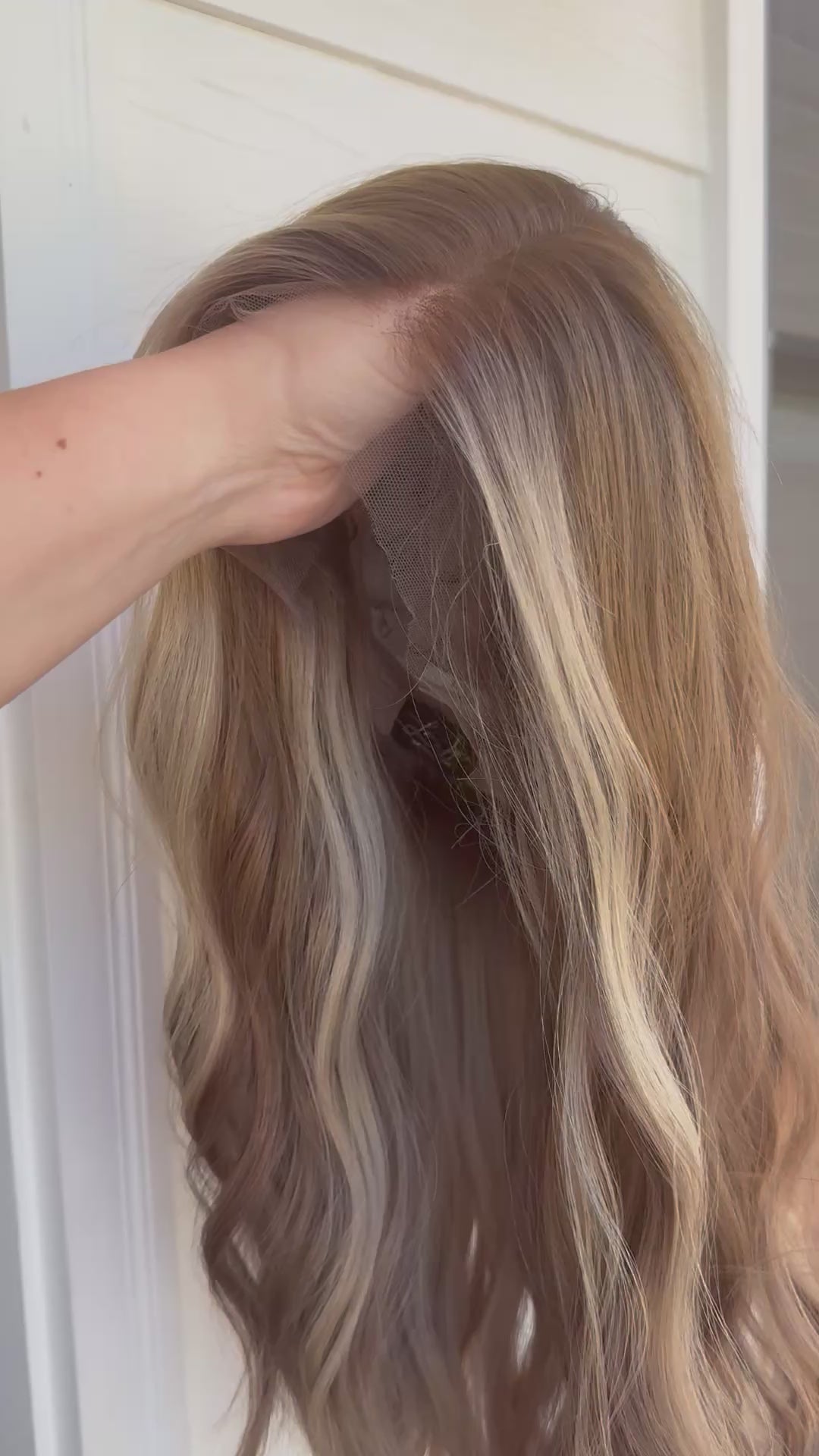 “B3005” [L] 22” Lace top wig